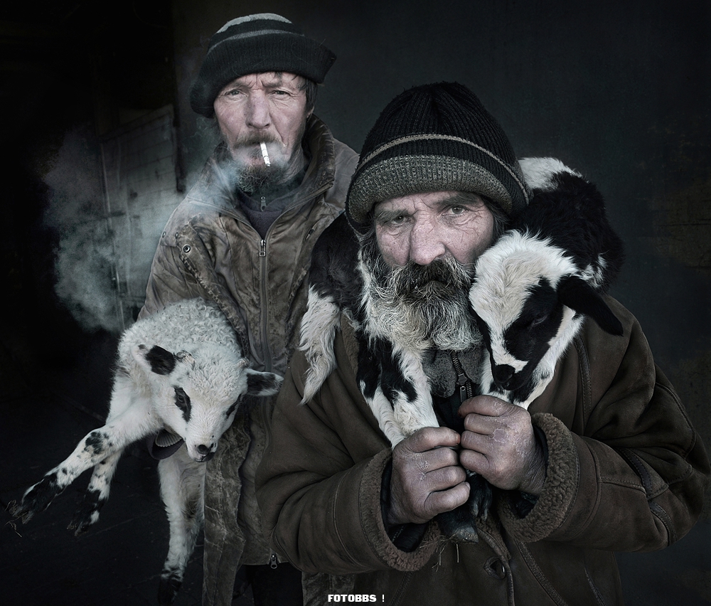 ISTVAN-KEREKES-shepherds-from-Transylvania.jpg